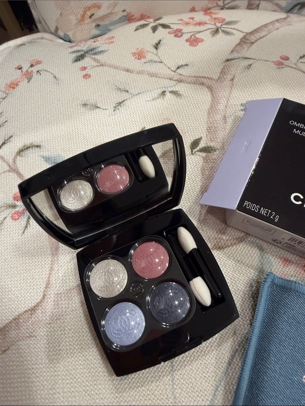 Brand new in box viral CHANEL Les 4 Ombres Quad Eyeshadow - Picture 3 of 3